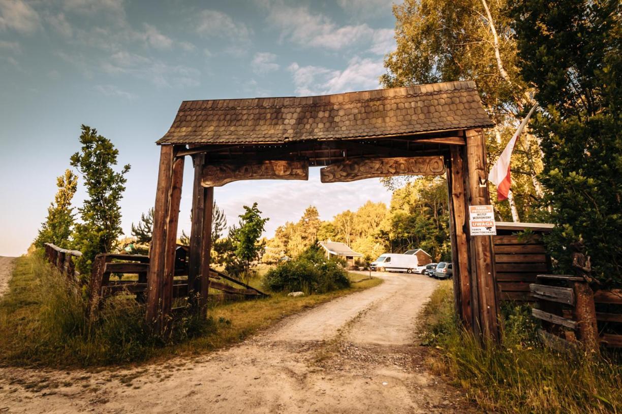 Osada Skoczkowo Komfortowe Domki Z Jacuzzi Nad Jeziorem- Sauna- Balia- Prywatny Staw Wedkarski Podiazy Exterior foto